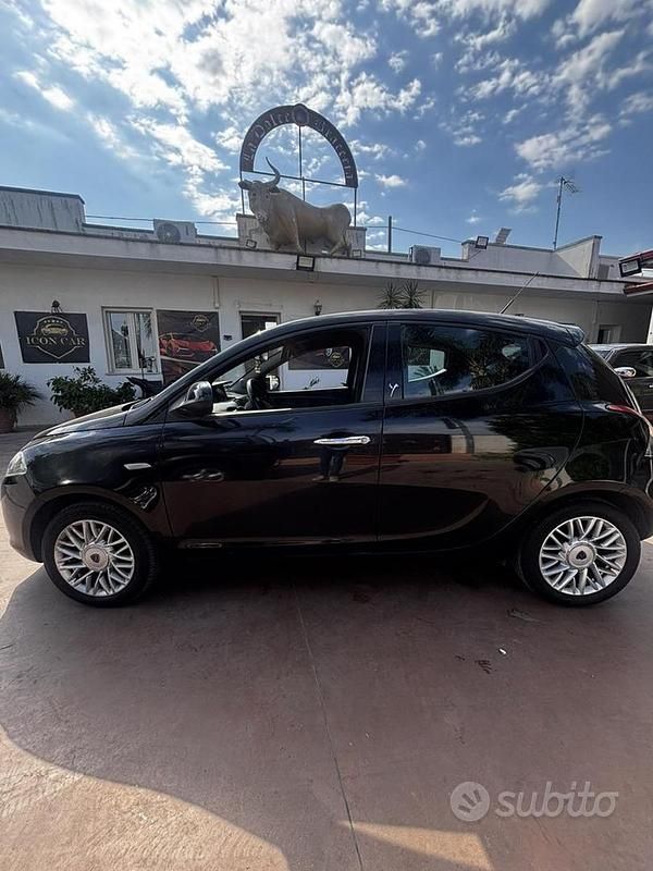 Usata Lancia Ypsilon 95 CV (69 kW) 2013 Utilitaria
