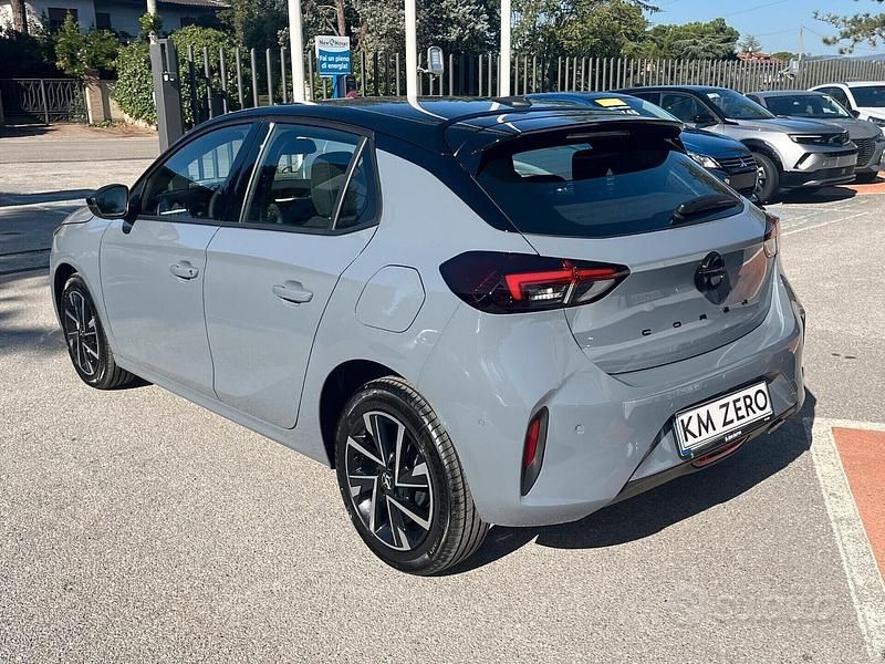 Nuova Opel Corsa 100 CV (73 kW) 2025 Grigio Utilitaria