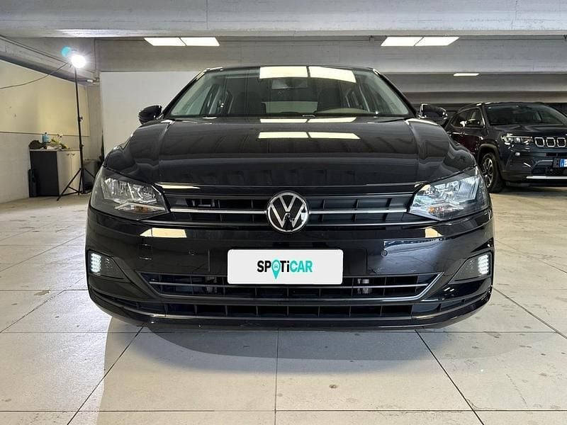 Begagnad VW Polo Comfortline 95 HK (69 kW) 2021 Svart Halvkombi