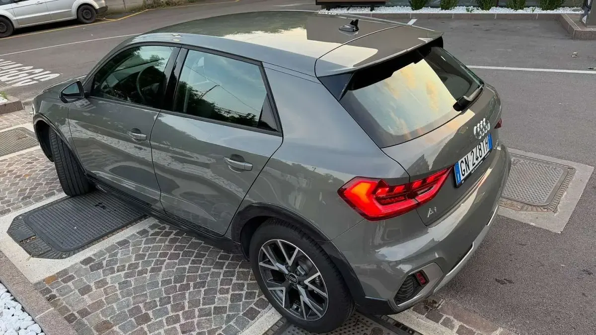 Usata Audi A1 Ambiente 110 CV (80 kW) 2023 Grigio SUV