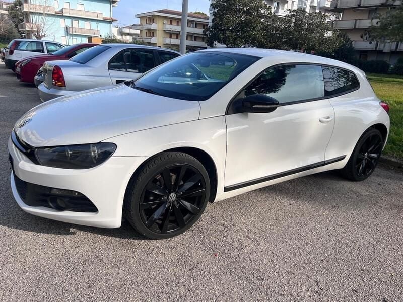 Bianco Usata 2009 VW Scirocco Coupé | 5999 € (Cara) - Immagine 1/4