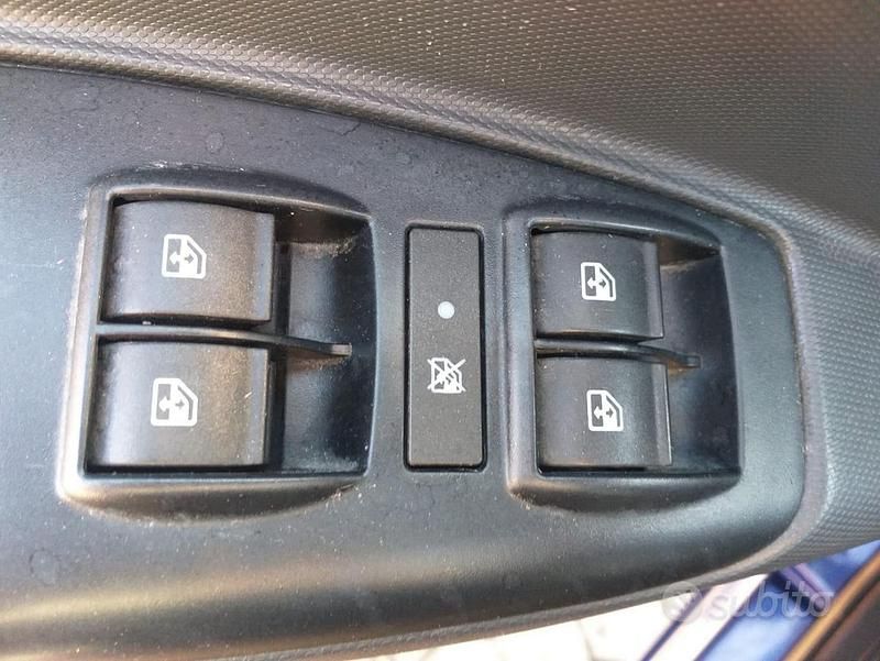 Usata Fiat Doblò 105 CV (77 kW) 2011 Blu pastello Monovolume