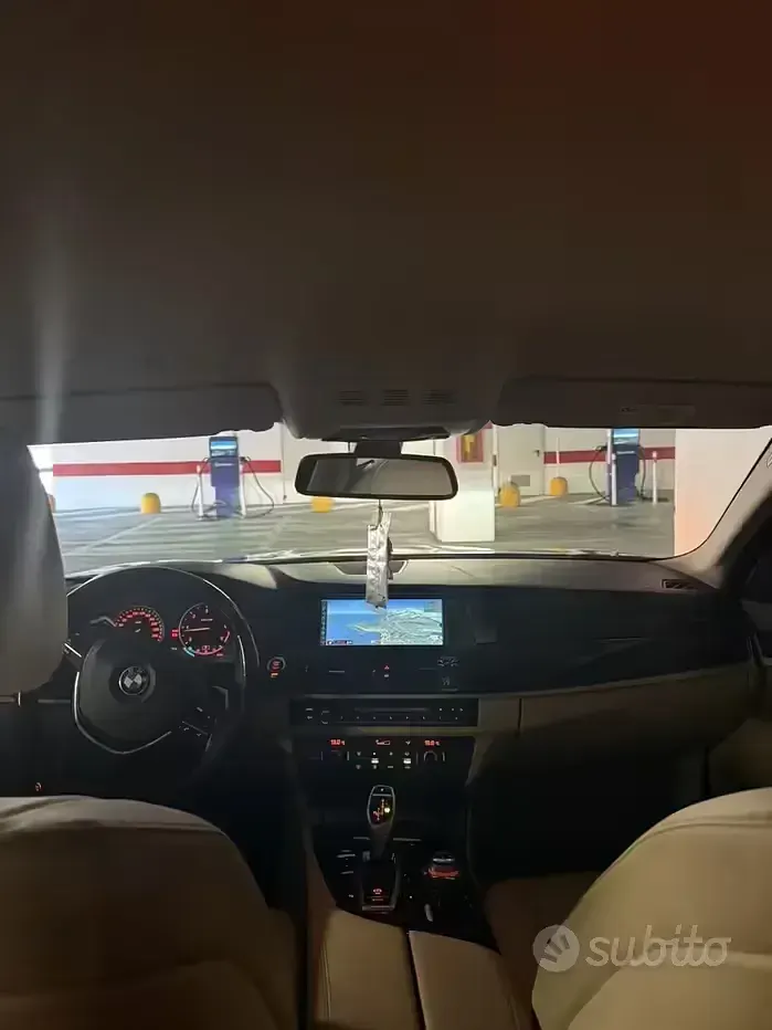 Usata BMW 520 184 CV (135 kW) 2012 Nero Berlina