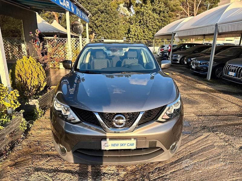 Usata Nissan Qashqai Acenta 131 CV (96 kW) 2014 Grigio SUV