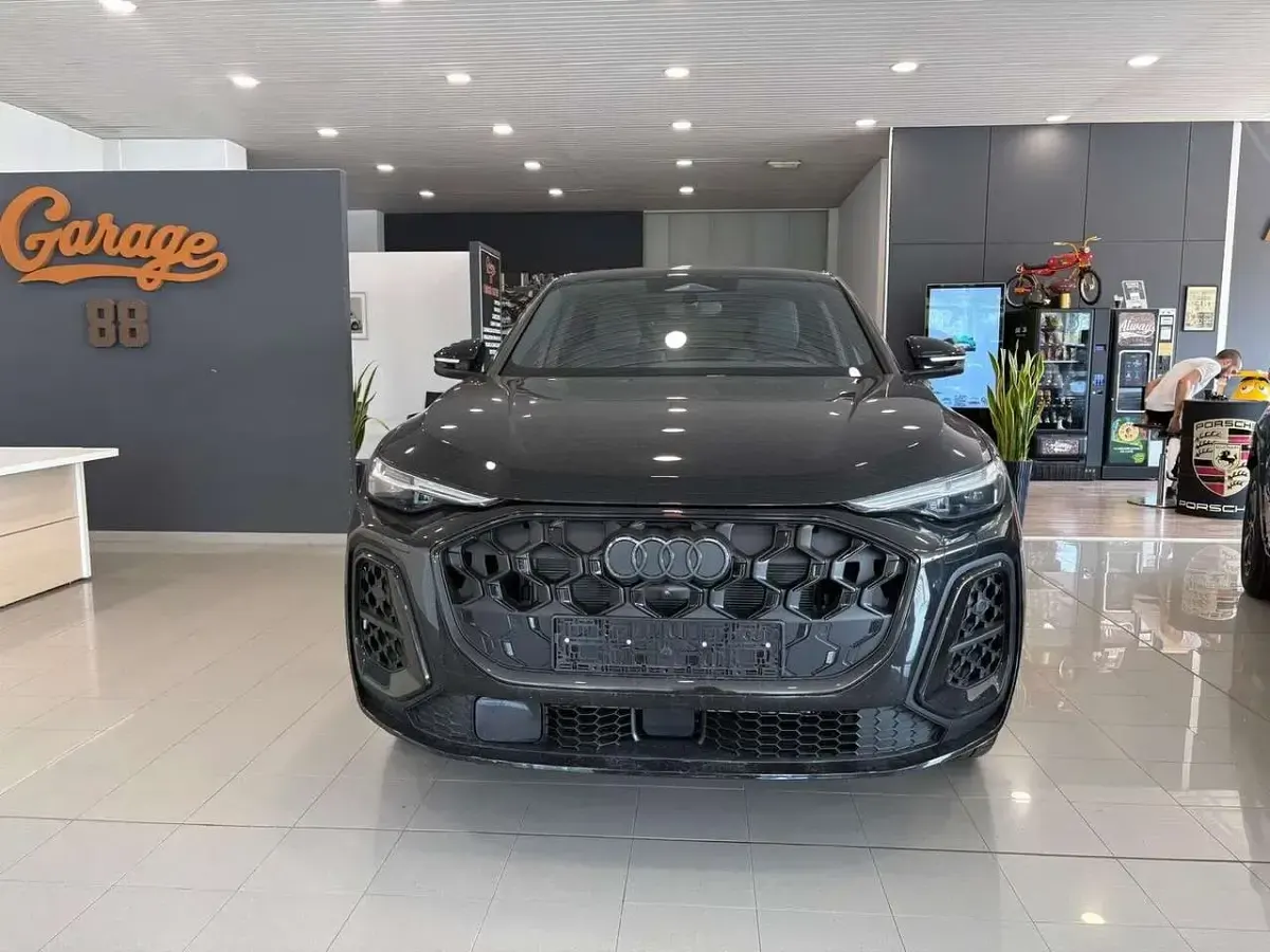 Nuova Audi Q5 S-Line 204 CV (150 kW) 2026 Nero mythos metallizzato SUV