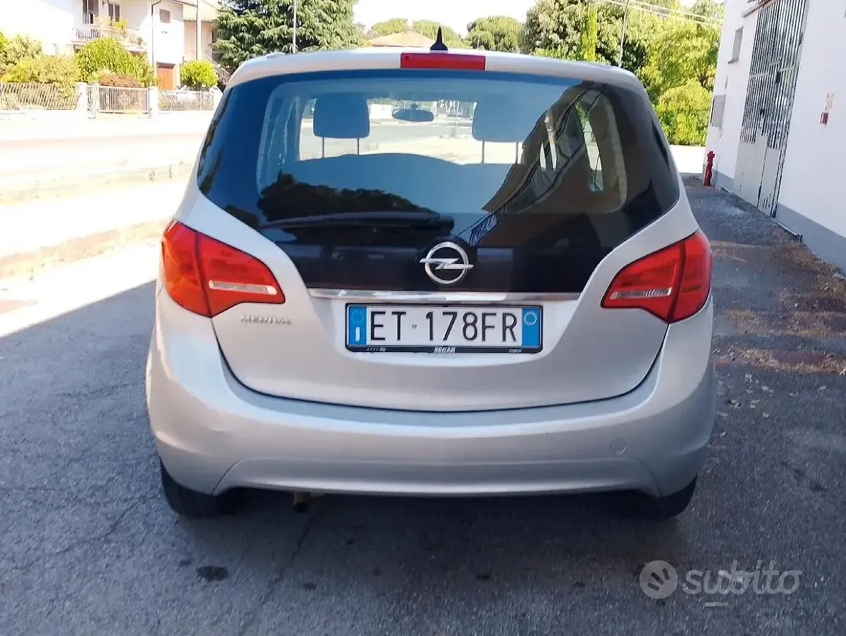 Usata Opel Meriva 101 CV (74 kW) 2014 Grigio Monovolume
