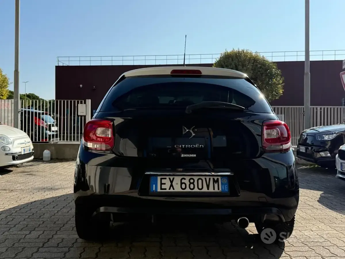 Käytetty DS Automobiles DS3 So Chic 91 HP (66 kW) 2015 Musta Coupe - kaksiovinen