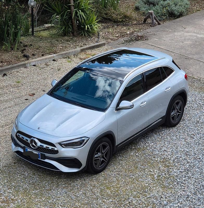Usata Mercedes GLA200 Premium 150 CV (110 kW) 2021 Grigio SUV