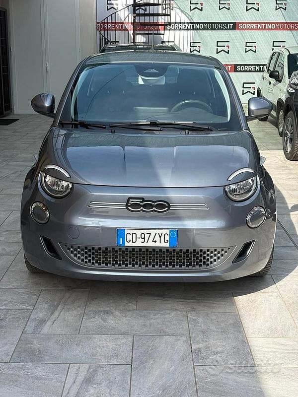 Usata Fiat 500e La Prima 86 kW (118 CV) 2020 Grigio Berlina