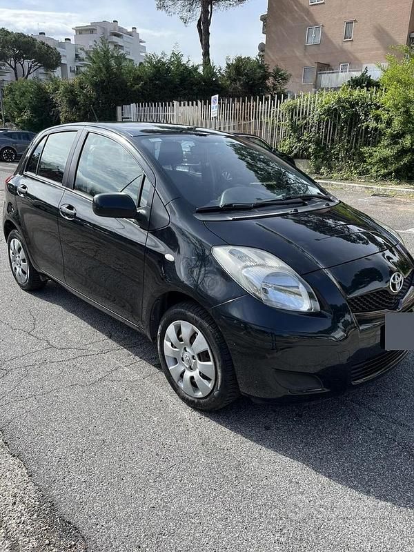 Usata Toyota Yaris 2010 Nero Utilitaria