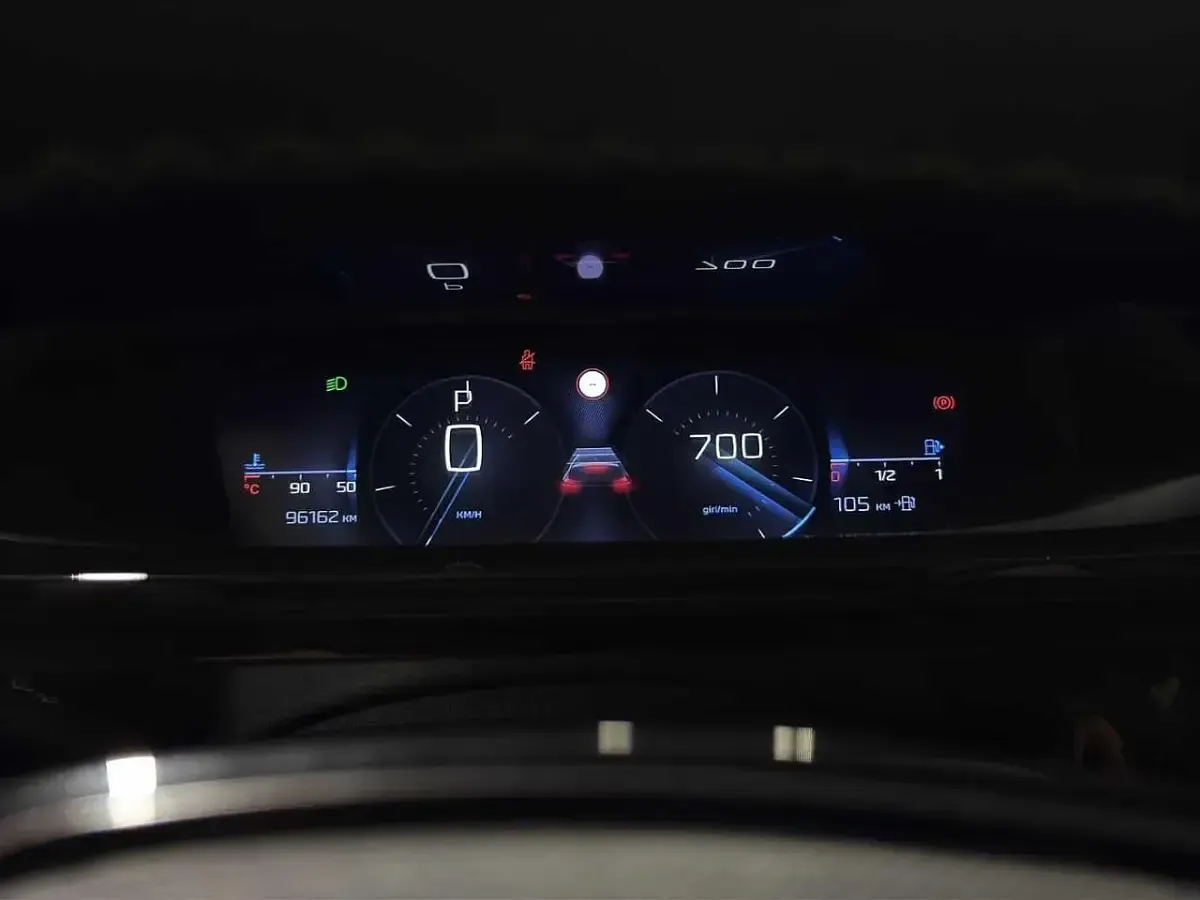 Usata Peugeot 308 GT 130 CV (95 kW) 2021 Verde Berlina