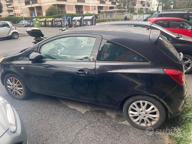 Usata Opel Corsa 2009 Nero Utilitaria