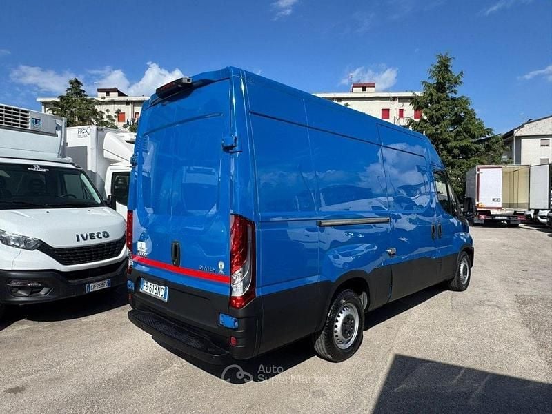 Usata Iveco Daily 160 CV (117 kW) 2015 Bianco