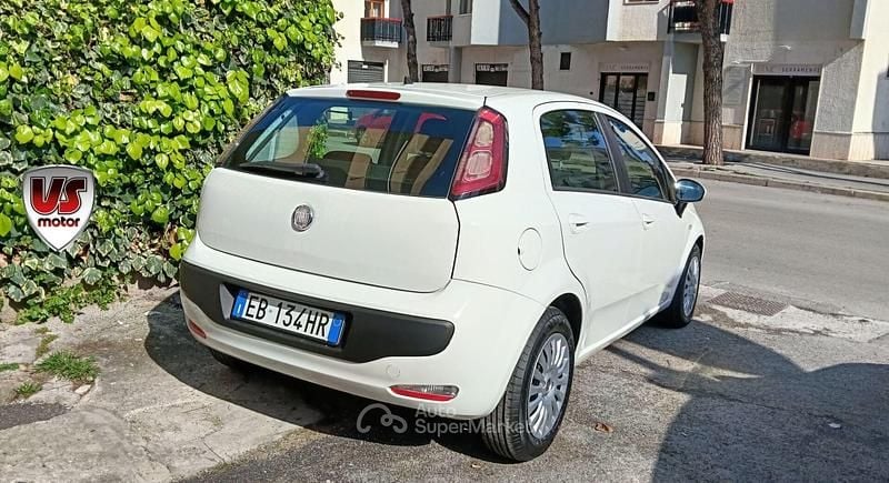 Usata Fiat Punto Evo 75 CV (55 kW) 2010 Bianco Utilitaria