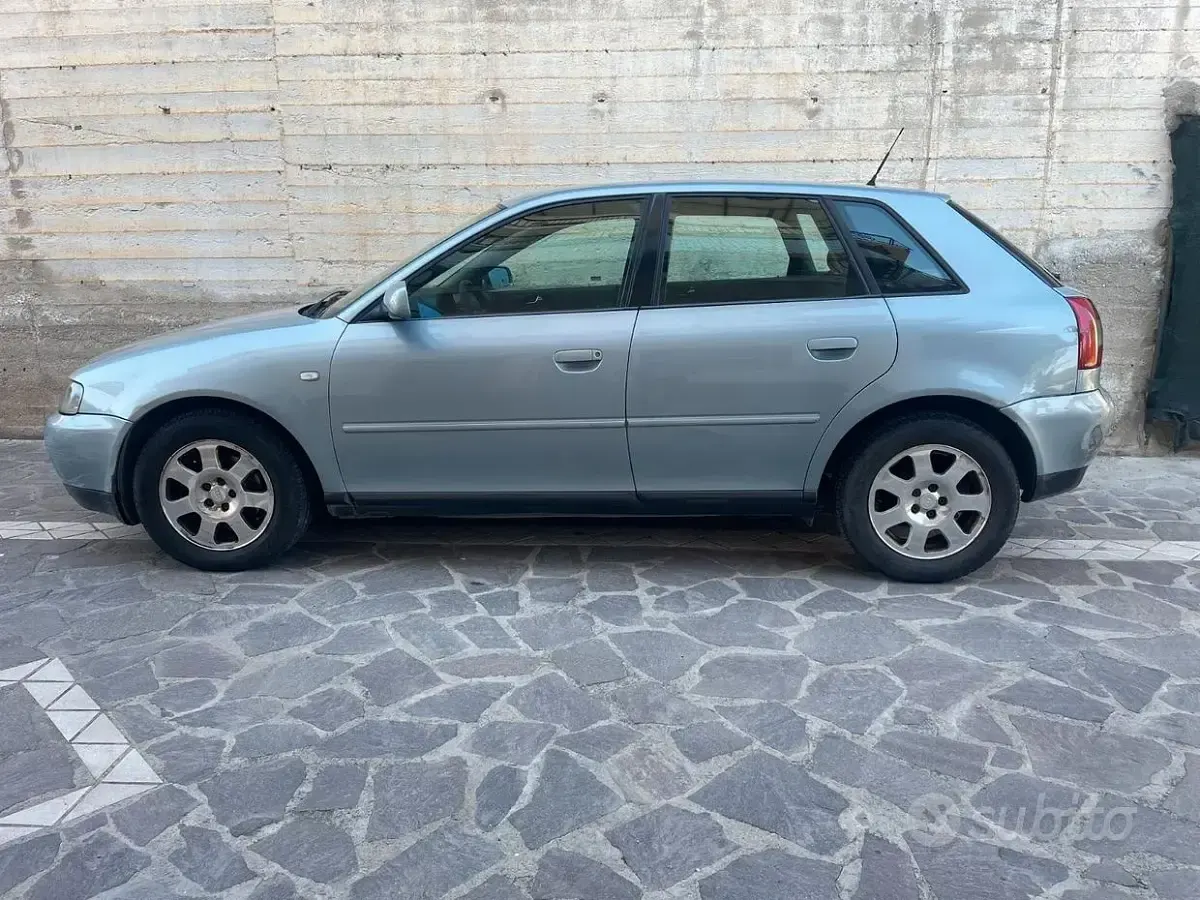Usata Audi A3 130 CV (95 kW) 2001 Grigio Utilitaria