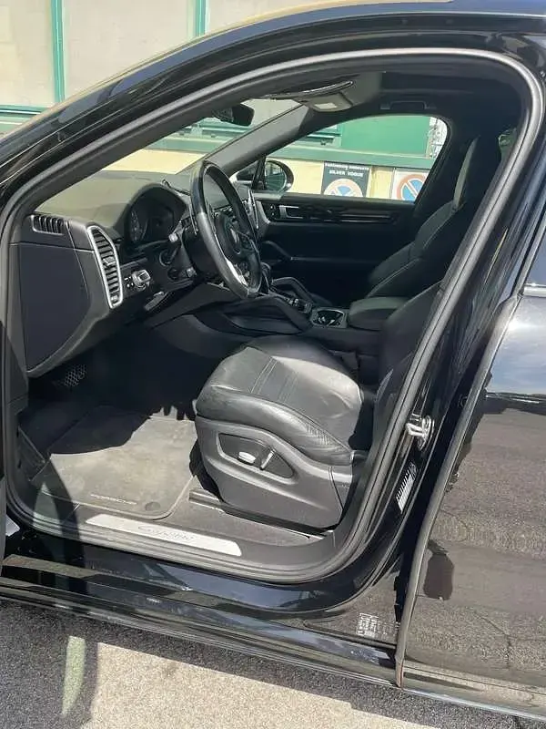 Usata Porsche Cayenne E-Hybrid Coupe Black Edition 340 CV (250 kW) 2020 Nero SUV