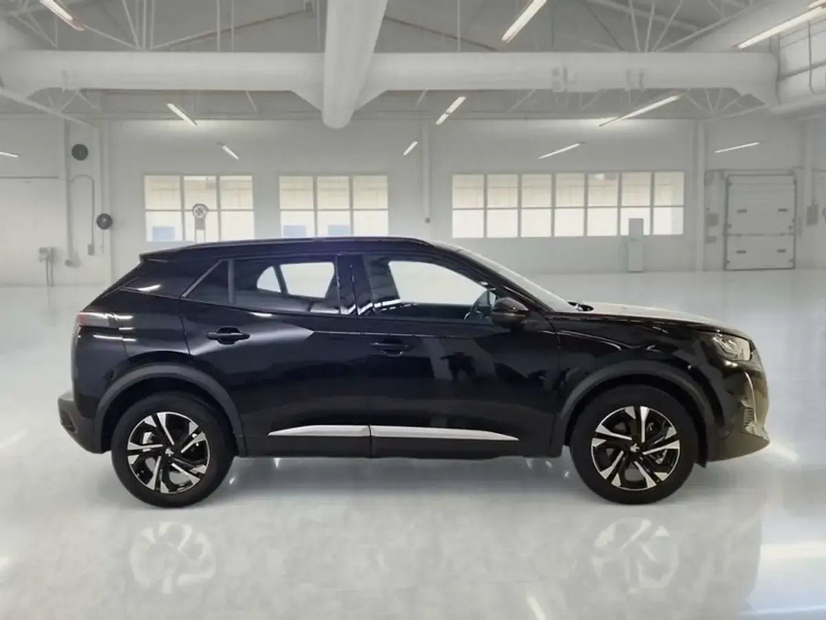 Usata Peugeot 2008 Allure 131 CV (96 kW) 2022 Nero SUV