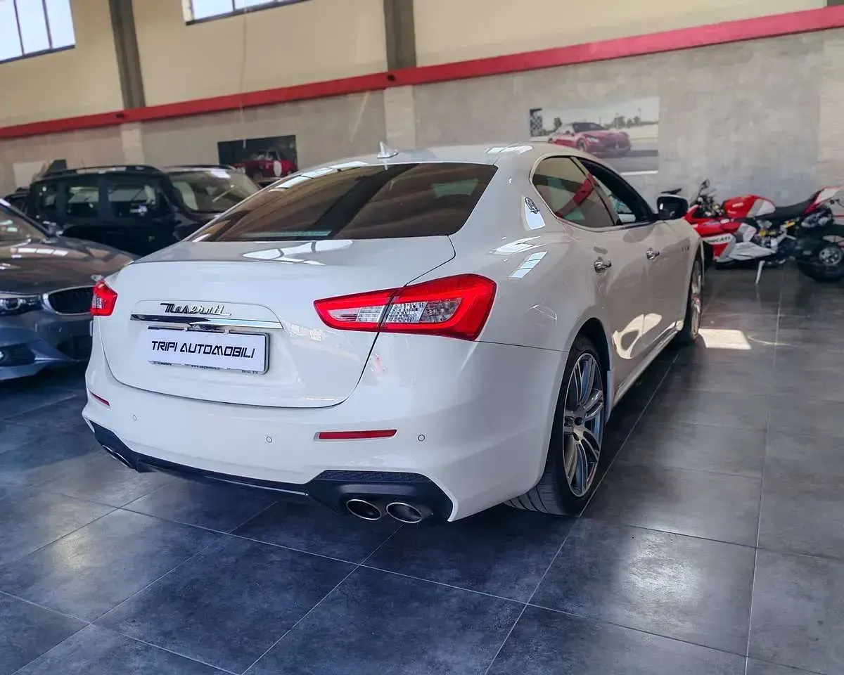 Usata Maserati Ghibli 349 CV (256 kW) 2020 Bianco Berlina