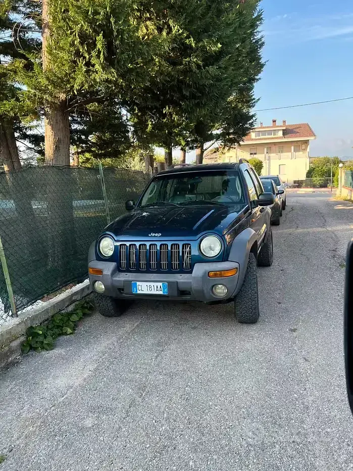 Usata Jeep Cherokee 143 CV (105 kW) 2003 SUV