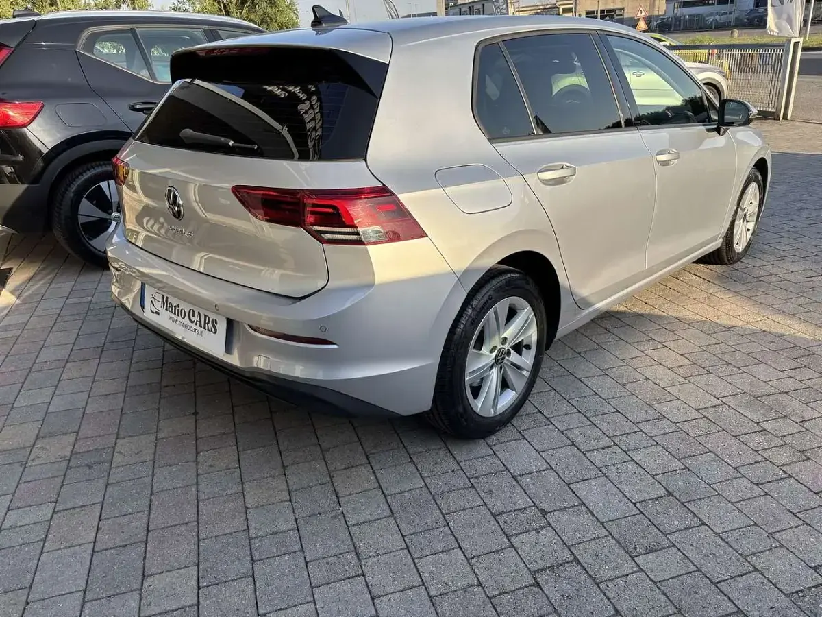 Usata VW Golf VII Life 150 CV (110 kW) 2021 Argento Utilitaria
