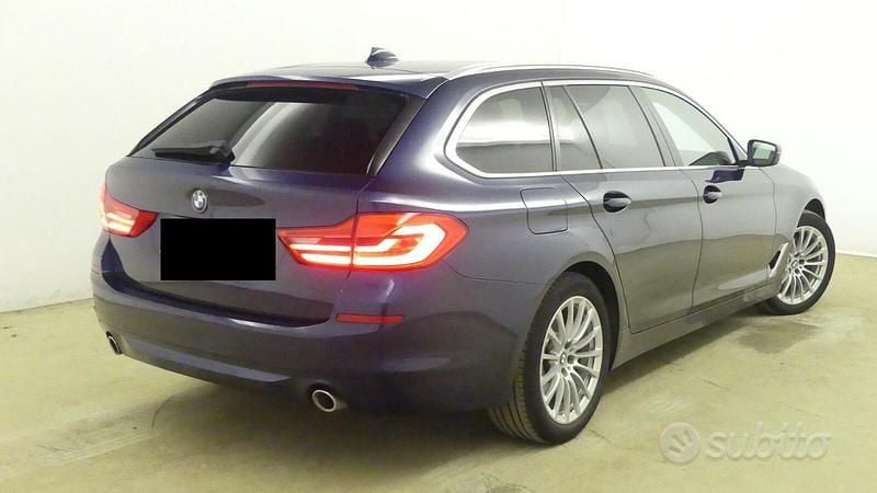Usata BMW 520 Luxury Line 190 CV (139 kW) 2020 Blu Station wagon