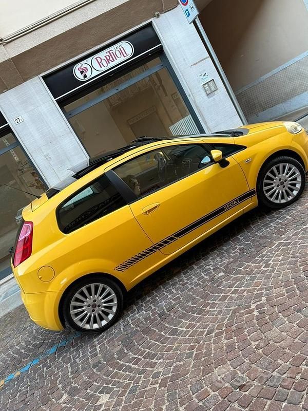 Usata 2024 Fiat Grande Punto Sport Due volumi | 3550 € (Super prezzo) - Immagine 1/4