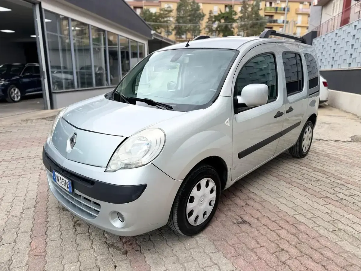 Usata Renault Kangoo Dynamique 105 CV (77 kW) 2008 Argento Monovolume