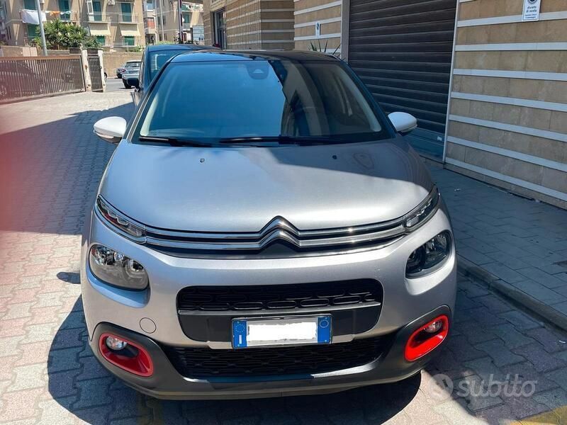 Argento Usata 2019 Citroën C3 PureTech Due volumi | 13.900 € (Molto cara) - Immagine 1/4