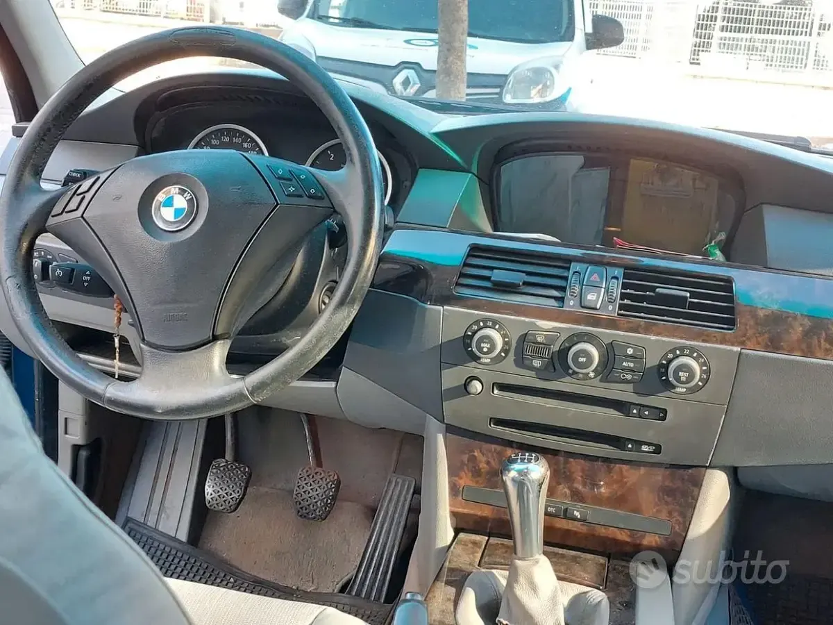 Usata BMW 525 177 CV (130 kW) 2006 Blu Berlina