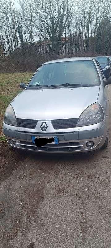 Usata Renault Clio II Authentique 75 CV (55 kW) 2005 Grigio Berlina