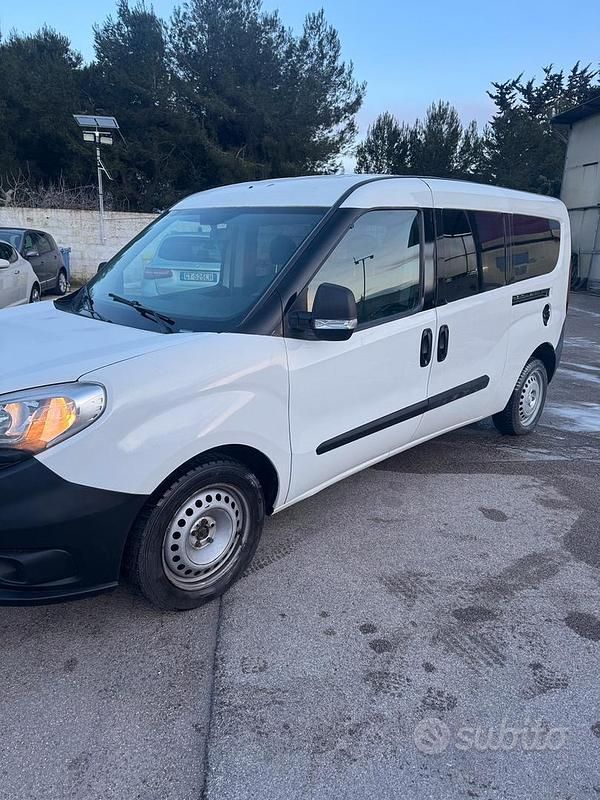 Usata Fiat Doblò 90 CV (66 kW) 2016 Monovolume