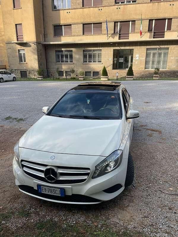 Usata 2013 Mercedes A180 AMG Tre volumi | 12.500 € (Molto cara) - Immagine 1/4
