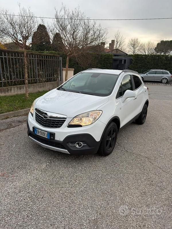 Bianco Usata 2013 Opel Mokka SUV | 5400 € (Ottimo prezzo) - Immagine 1/4