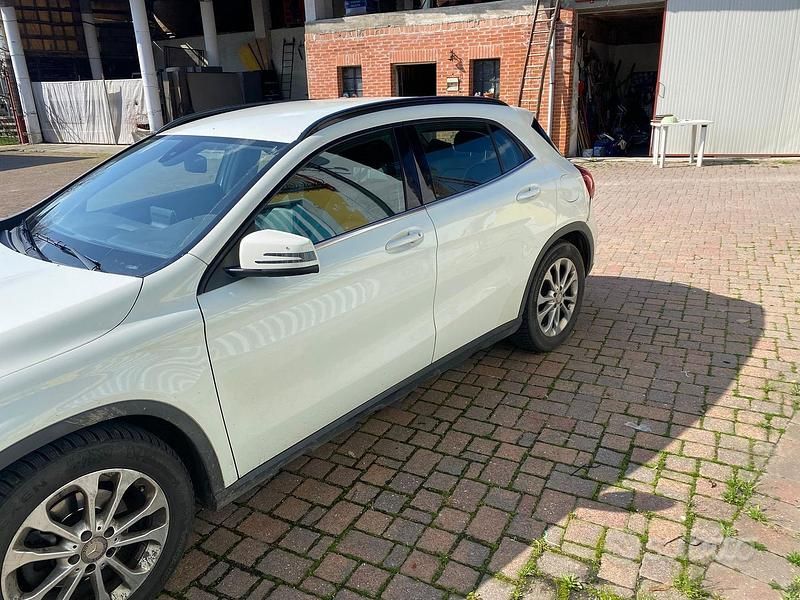 Occasion Mercedes GLA180 109 ch (80 kW) 2017 Blanc SUV