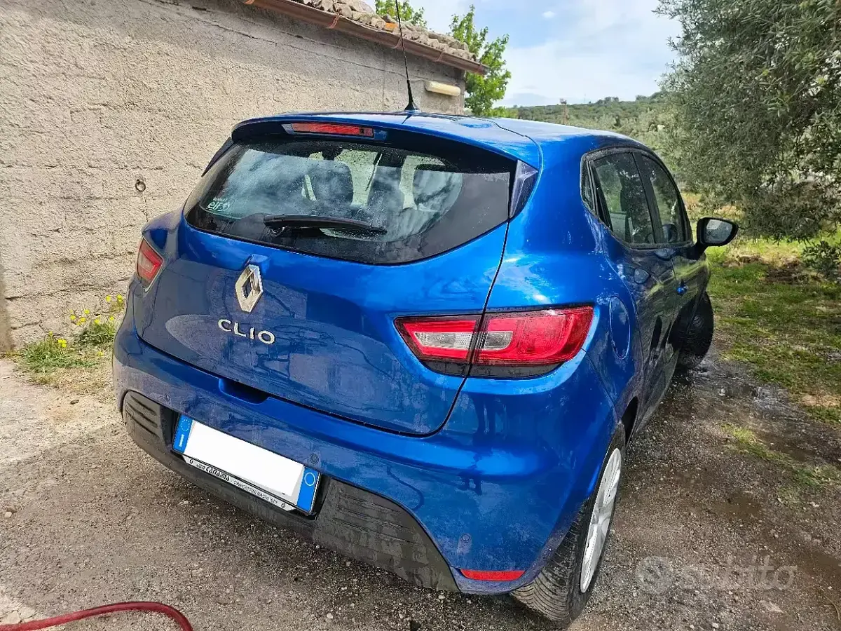 Usata Renault Clio 90 CV (66 kW) 2019 Bluazzurro Utilitaria
