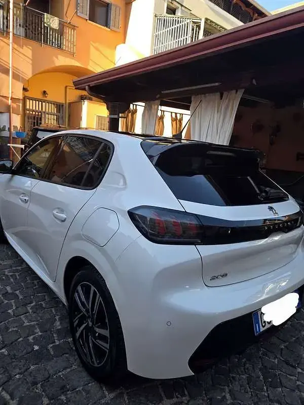 Usata Peugeot 208 Allure 101 CV (74 kW) 2021 Utilitaria