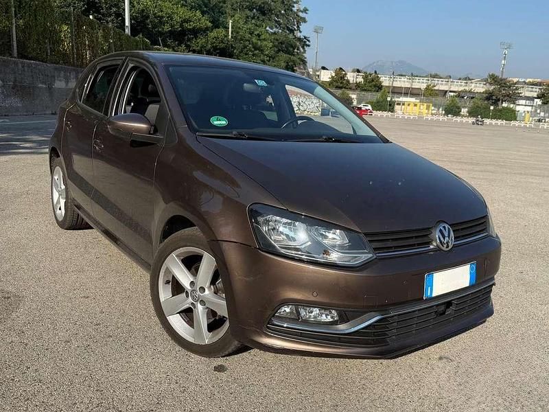 Usata VW Polo Comfortline 75 CV (55 kW) 2015 Marrone Berlina