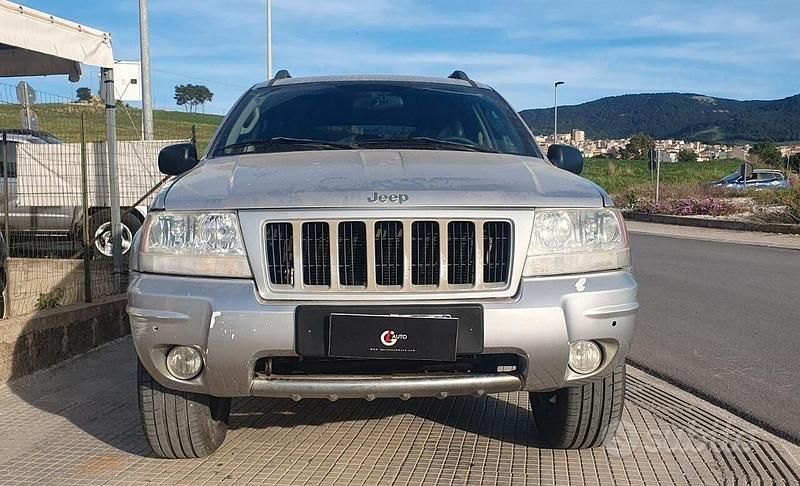 Usata Jeep Grand Cherokee 163 CV (119 kW) 2004 Grigio SUV