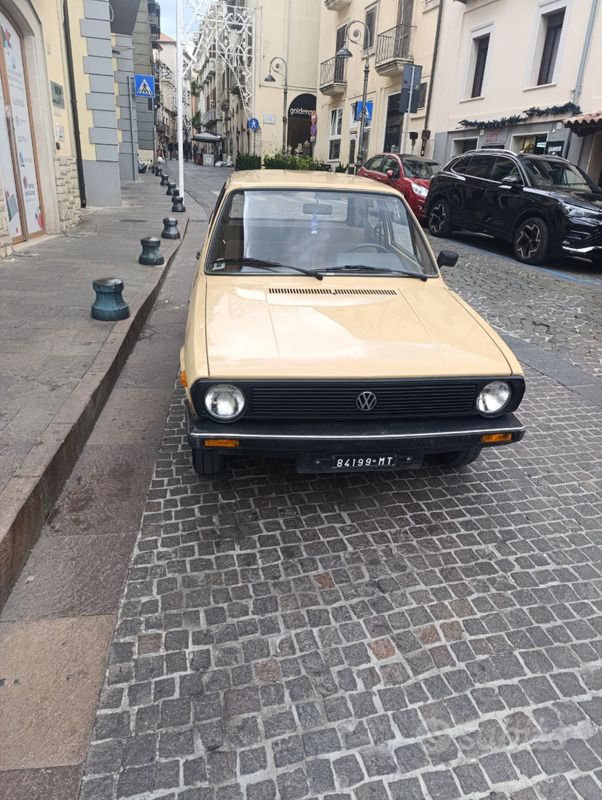 Usata 1980 VW Polo Tre volumi | 2000 € - Immagine 1/4