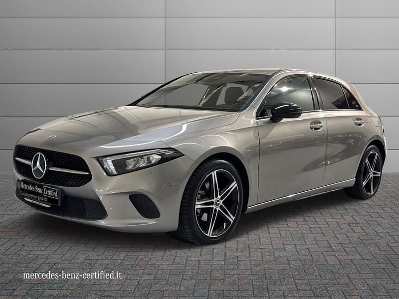 Argento Usata 2020 Mercedes A180 Tre volumi | 27.500 € (Molto cara) - Immagine 1/4
