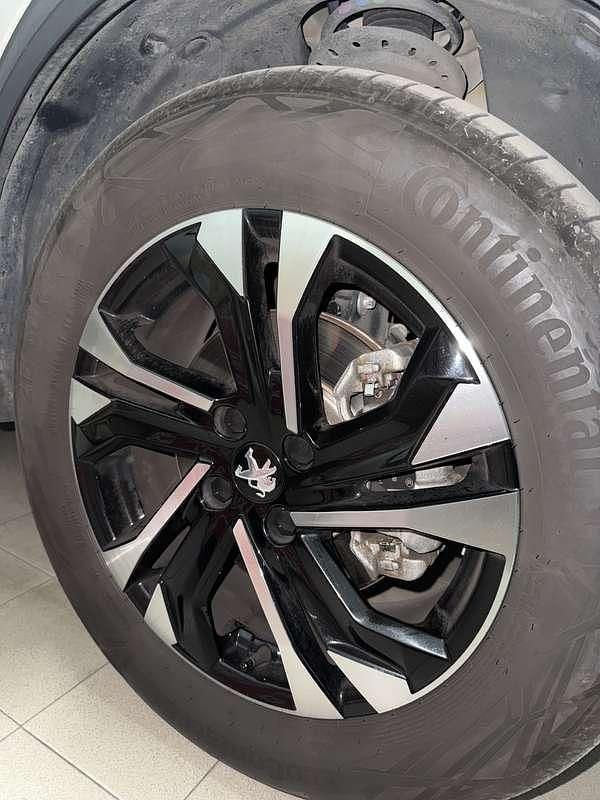 Usata Peugeot 2008 GT 131 CV (96 kW) 2023 Bianco SUV