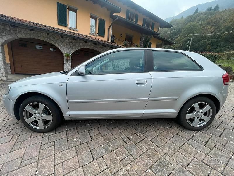 Usata Audi A3 105 CV (77 kW) 2005 Grigio Berlina