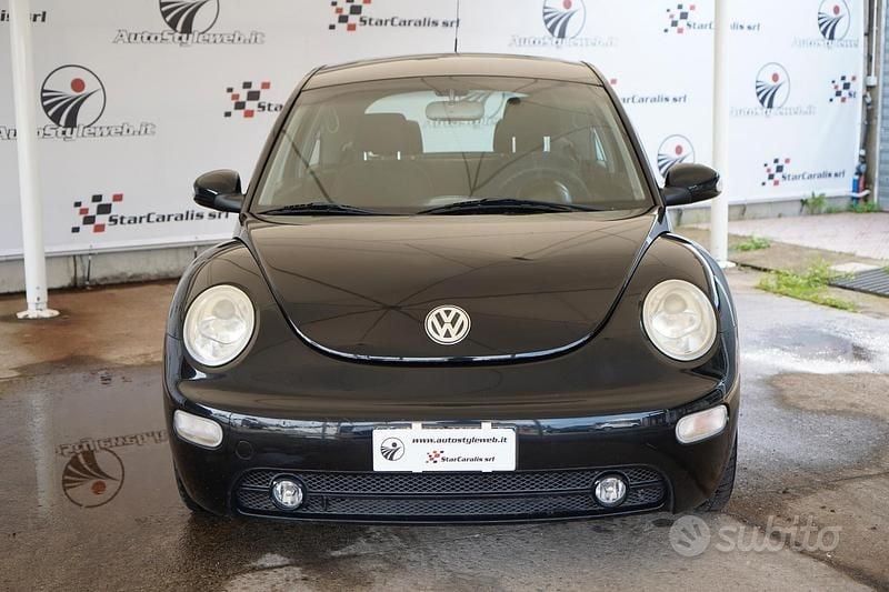 Usata VW New Beetle 100 CV (73 kW) 2006 Nero Utilitaria