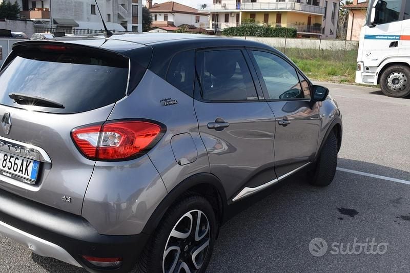 Usata Renault Captur 2015 Grigio SUV