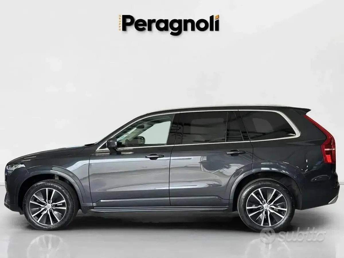 Gebraucht Volvo XC90 Momentum 235 PS (172 kW) 2021 Grau SUV