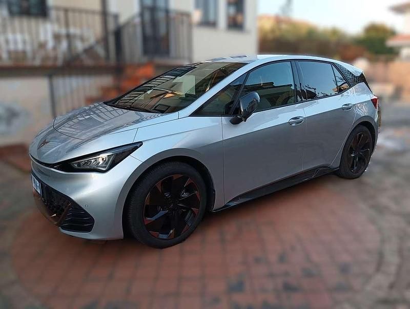 Usata Cupra Born e-Boost 169 kW (231 CV) 2023 Argento Utilitaria