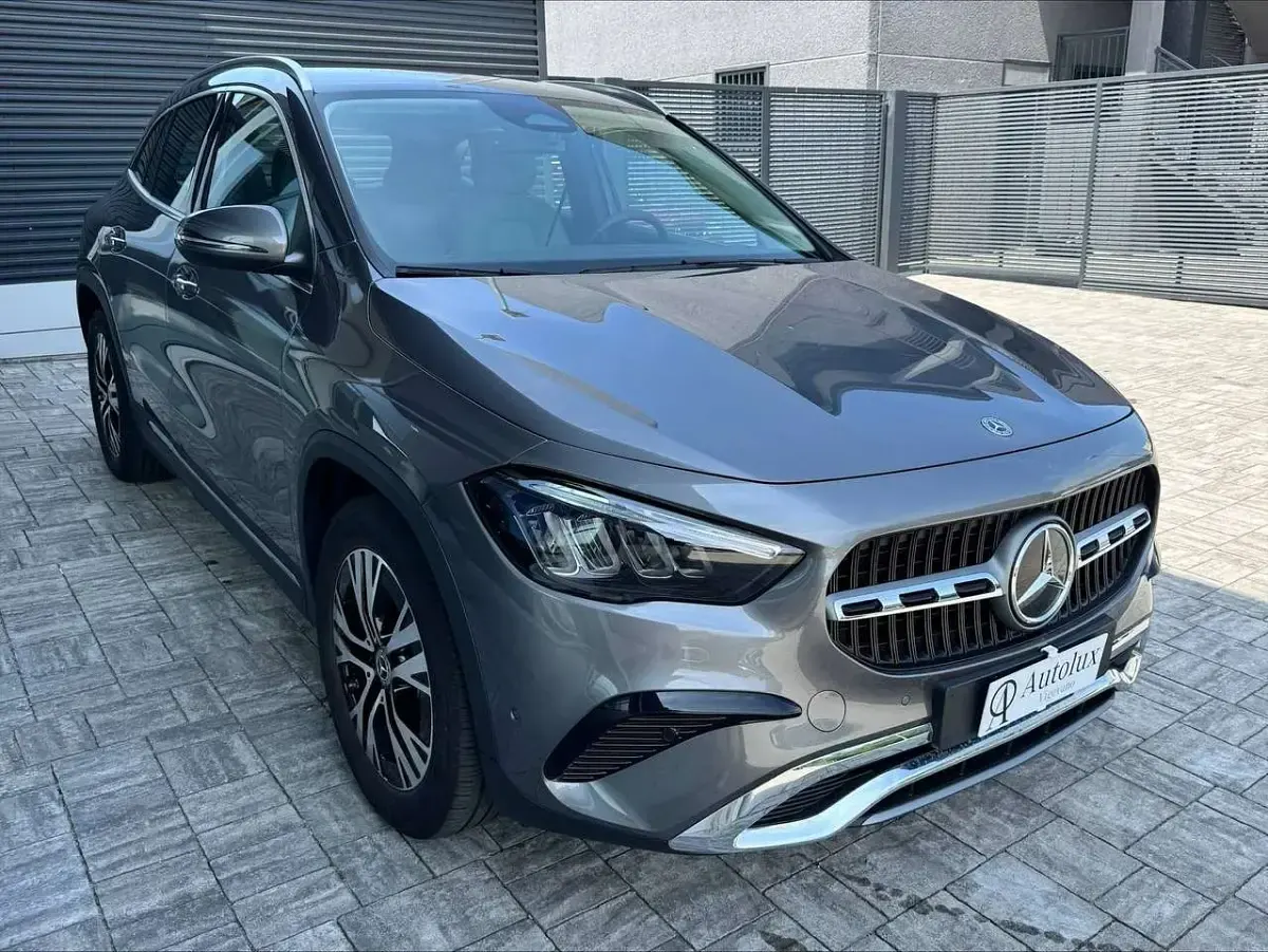Usata Mercedes GLA180 Advanced 136 CV (100 kW) 2025 Grigio SUV