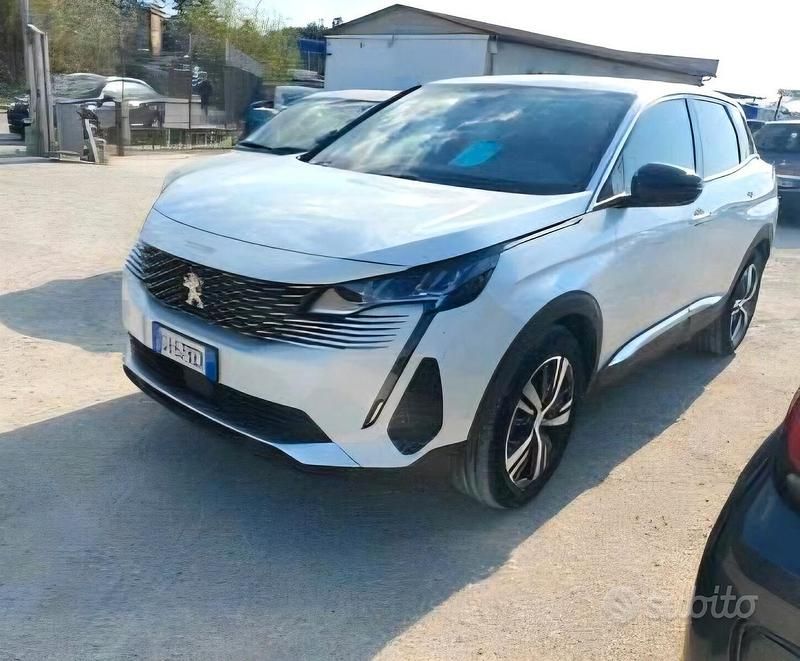 Usata Peugeot 3008 Allure 131 CV (96 kW) 2022 Bianco SUV