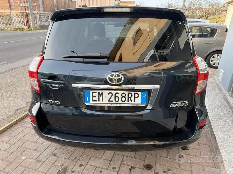Usata Toyota RAV4 Executive 150 CV (110 kW) 2012 Nero SUV