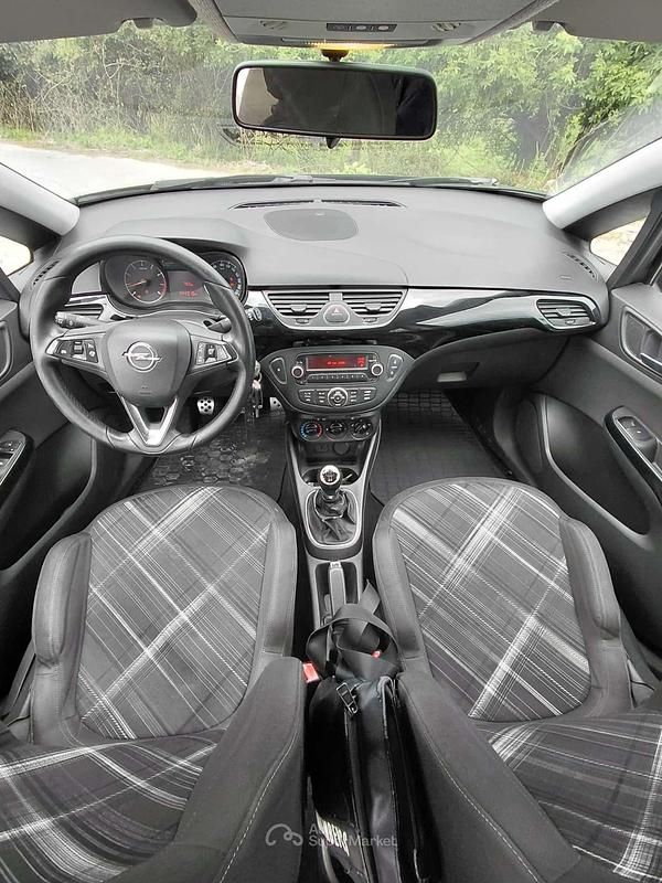 Usata Opel Corsa 69 CV (50 kW) 2017 Gray Utilitaria